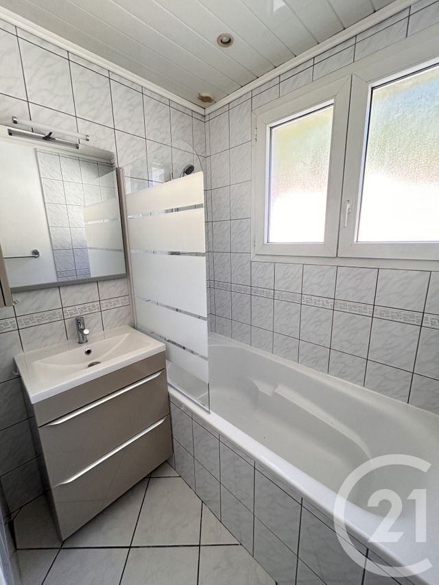 Appartement F4 à louer - 4 pièces - 63.98 m2 - ARBOUANS - 25 - FRANCHE-COMTE - Century 21 Les Portes De L'Est