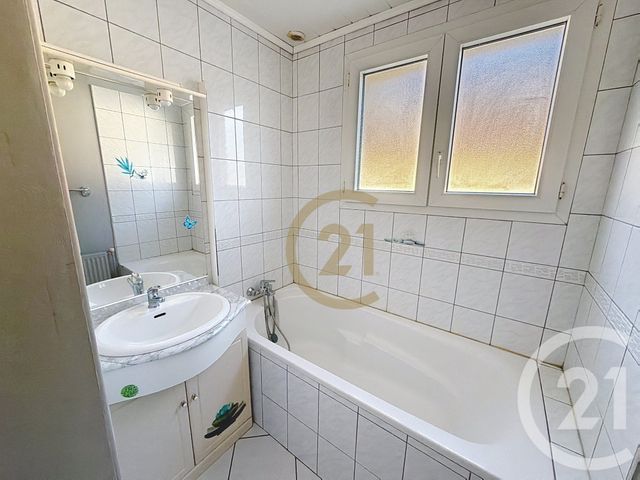 Appartement F4 à louer - 4 pièces - 63.98 m2 - ARBOUANS - 25 - FRANCHE-COMTE - Century 21 Les Portes De L'Est