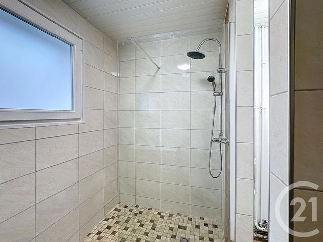 Appartement F4 à louer - 4 pièces - 76.0 m2 - VALENTIGNEY - 25 - FRANCHE-COMTE - Century 21 Les Portes De L'Est