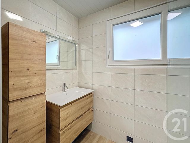 Appartement F4 à louer - 4 pièces - 76.0 m2 - VALENTIGNEY - 25 - FRANCHE-COMTE - Century 21 Les Portes De L'Est