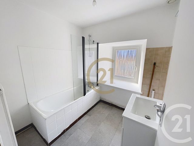 Appartement F4 à louer - 4 pièces - 89.6 m2 - HERIMONCOURT - 25 - FRANCHE-COMTE - Century 21 Les Portes De L'Est