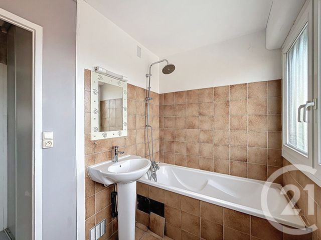 Appartement F4 à louer - 4 pièces - 75.03 m2 - SELONCOURT - 25 - FRANCHE-COMTE - Century 21 Les Portes De L'Est