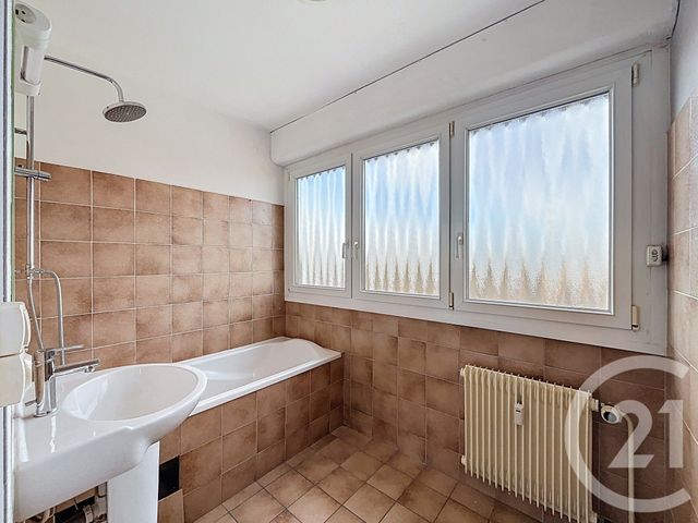 Appartement F4 à louer - 4 pièces - 75.03 m2 - SELONCOURT - 25 - FRANCHE-COMTE - Century 21 Les Portes De L'Est