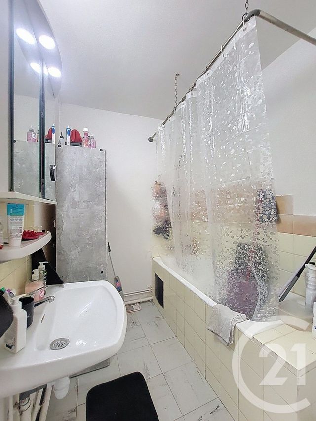 Appartement F2 à vendre - 2 pièces - 49.6 m2 - MONTBELIARD - 25 - FRANCHE-COMTE - Century 21 Les Portes De L'Est