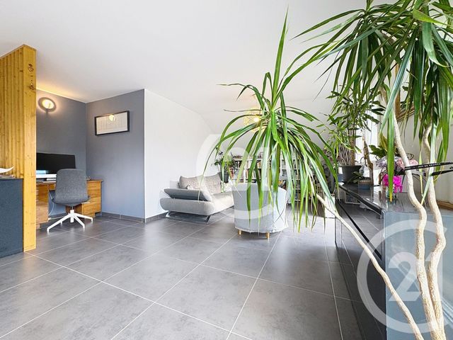 Appartement T4 à vendre - 4 pièces - 85.31 m2 - MONTBELIARD - 25 - FRANCHE-COMTE - Century 21 Les Portes De L'Est