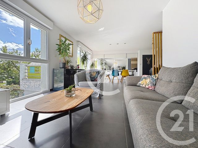Appartement T4 à vendre - 4 pièces - 85.31 m2 - MONTBELIARD - 25 - FRANCHE-COMTE - Century 21 Les Portes De L'Est