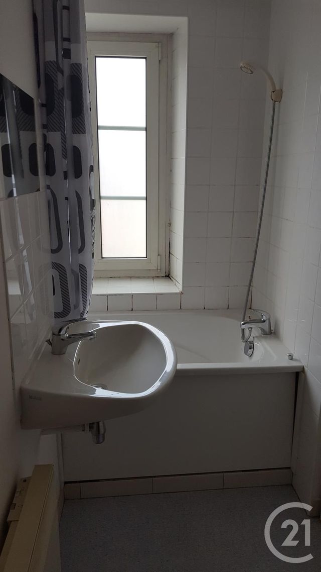 Appartement Studio à louer - 1 pièce - 30.0 m2 - MONTBELIARD - 25 - FRANCHE-COMTE - Century 21 Les Portes De L'Est