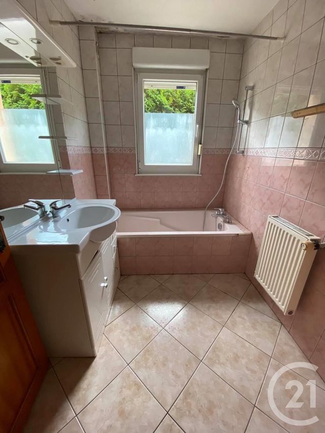 Appartement F3 à louer - 3 pièces - 88.25 m2 - AUDINCOURT - 25 - FRANCHE-COMTE - Century 21 Les Portes De L'Est