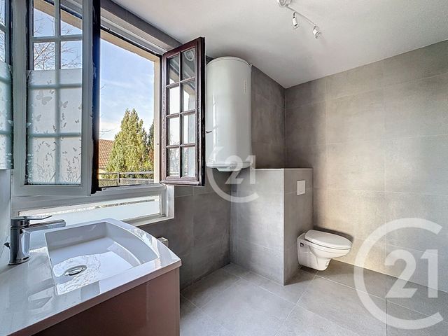 Appartement T4 à vendre - 4 pièces - 86.9 m2 - VALENTIGNEY - 25 - FRANCHE-COMTE - Century 21 Les Portes De L'Est