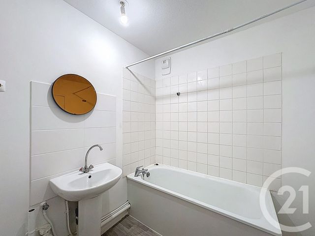 Appartement F3 à louer - 3 pièces - 73.74 m2 - MONTBELIARD - 25 - FRANCHE-COMTE - Century 21 Les Portes De L'Est