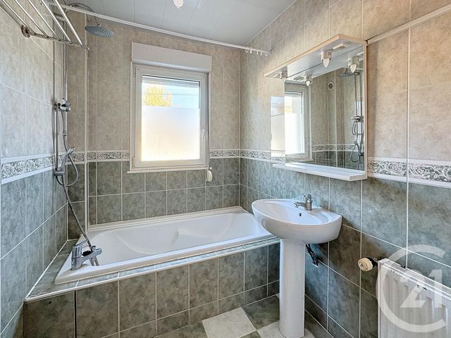 Appartement F5 à louer - 5 pièces - 88.25 m2 - AUDINCOURT - 25 - FRANCHE-COMTE - Century 21 Les Portes De L'Est