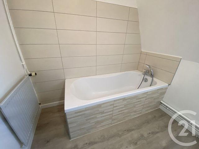 Appartement à louer - 3 pièces - 75.0 m2 - DELLE - 90 - FRANCHE-COMTE - Century 21 Les Portes De L'Est