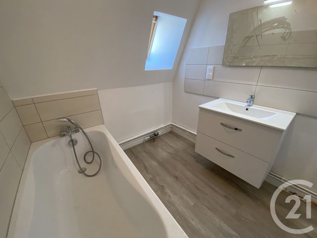 Appartement à louer - 3 pièces - 75.0 m2 - DELLE - 90 - FRANCHE-COMTE - Century 21 Les Portes De L'Est