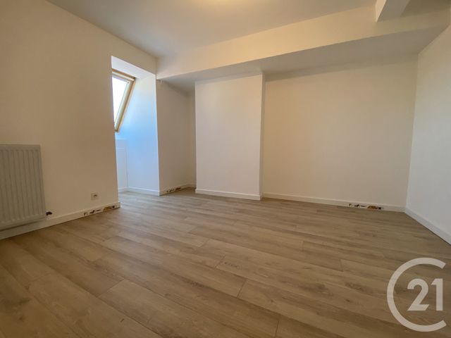 Appartement à louer - 3 pièces - 75.0 m2 - DELLE - 90 - FRANCHE-COMTE - Century 21 Les Portes De L'Est
