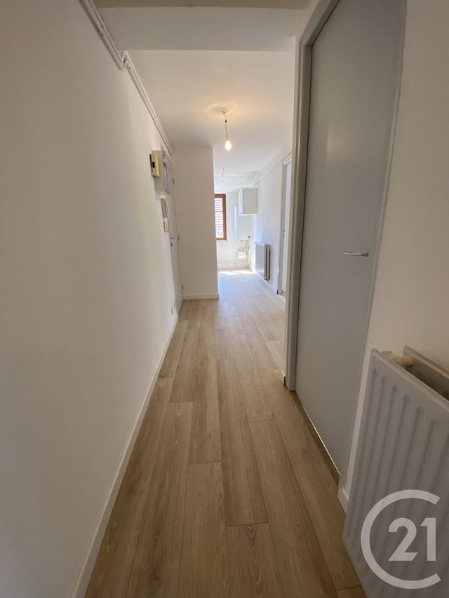 Appartement à louer - 3 pièces - 75.0 m2 - DELLE - 90 - FRANCHE-COMTE - Century 21 Les Portes De L'Est