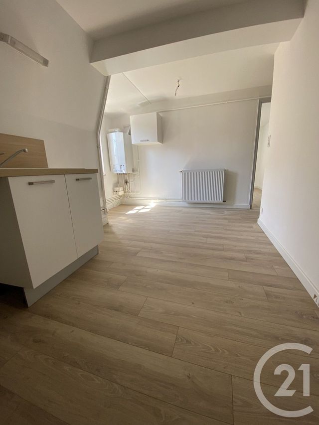 Appartement à louer - 3 pièces - 75.0 m2 - DELLE - 90 - FRANCHE-COMTE - Century 21 Les Portes De L'Est