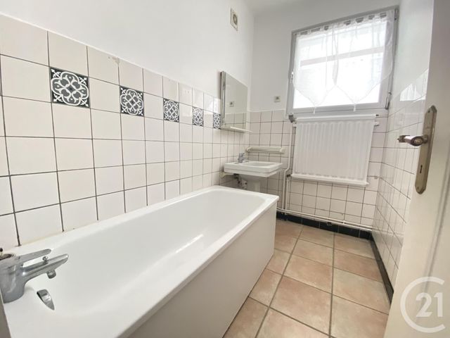 Appartement F5 à louer - 5 pièces - 105.22 m2 - SOCHAUX - 25 - FRANCHE-COMTE - Century 21 Les Portes De L'Est