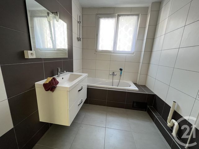 Appartement F3 à vendre - 3 pièces - 73.92 m2 - BELFORT - 90 - FRANCHE-COMTE - Century 21 Les Portes De L'Est