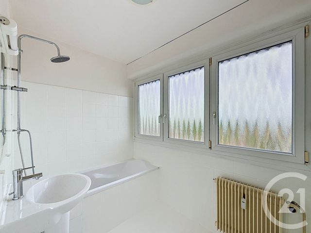 Appartement F4 à vendre - 4 pièces - 75.03 m2 - SELONCOURT - 25 - FRANCHE-COMTE - Century 21 Les Portes De L'Est