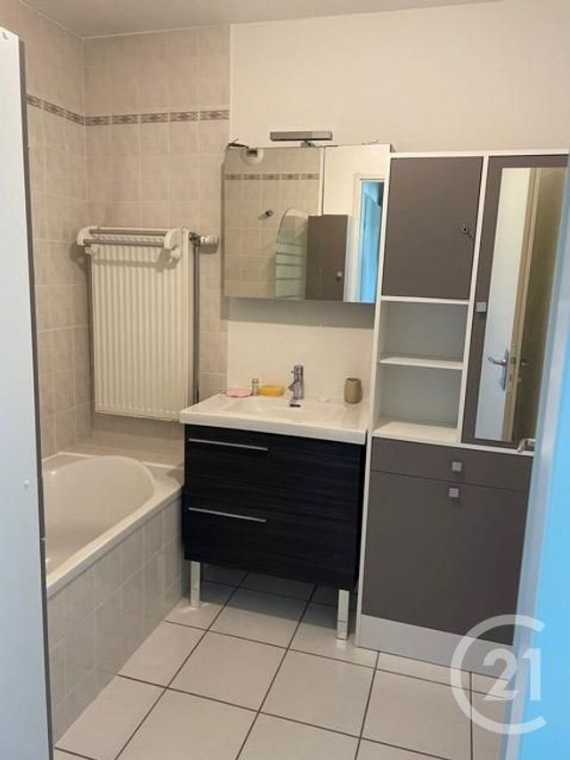 Appartement F3 à louer - 3 pièces - 63.37 m2 - MONTBELIARD - 25 - FRANCHE-COMTE - Century 21 Les Portes De L'Est