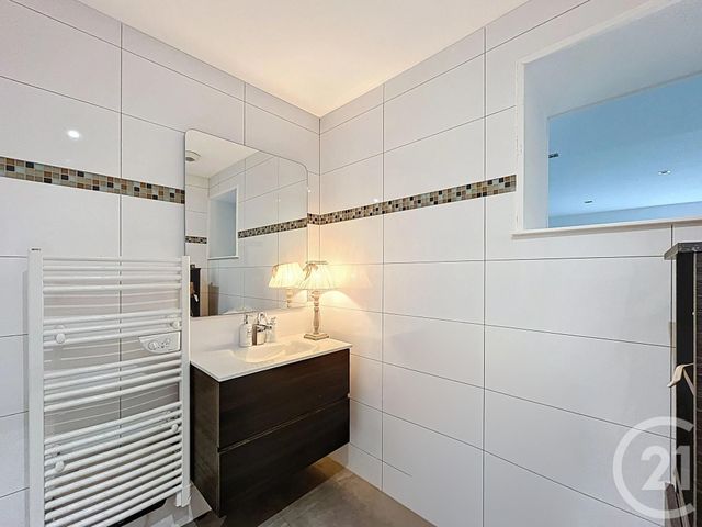 Appartement F3 à louer - 3 pièces - 76.27 m2 - VALENTIGNEY - 25 - FRANCHE-COMTE - Century 21 Les Portes De L'Est