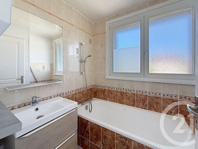 Appartement F4 à louer - 4 pièces - 73.0 m2 - AUDINCOURT - 25 - FRANCHE-COMTE - Century 21 Les Portes De L'Est