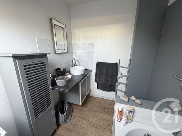Appartement F3 à vendre - 3 pièces - 60.75 m2 - VALENTIGNEY - 25 - FRANCHE-COMTE - Century 21 Les Portes De L'Est