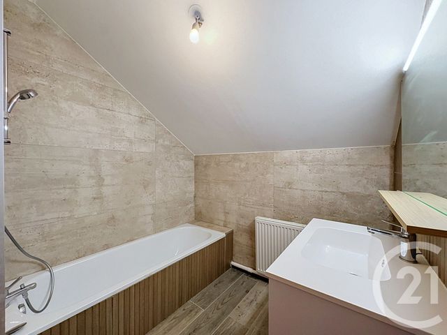 Appartement F5 à louer - 5 pièces - 93.3 m2 - ETUPES - 25 - FRANCHE-COMTE - Century 21 Les Portes De L'Est