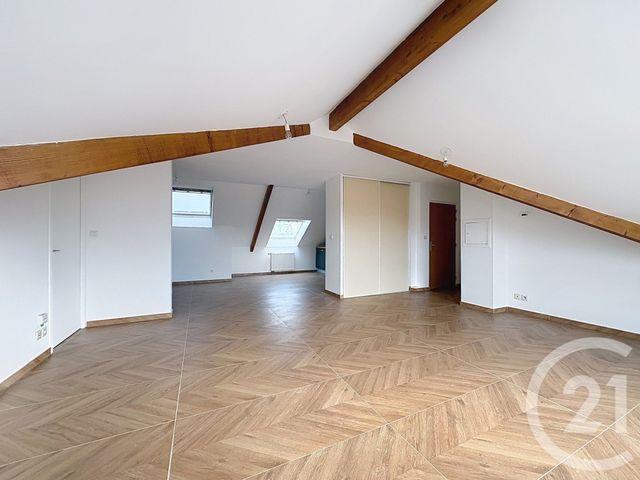 Appartement F5 à louer - 5 pièces - 93.3 m2 - ETUPES - 25 - FRANCHE-COMTE - Century 21 Les Portes De L'Est